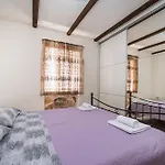 Stone House بيت للعطل *