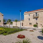 Stone House بيت للعطل *