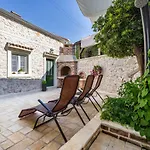 Stone House بيت للعطل
