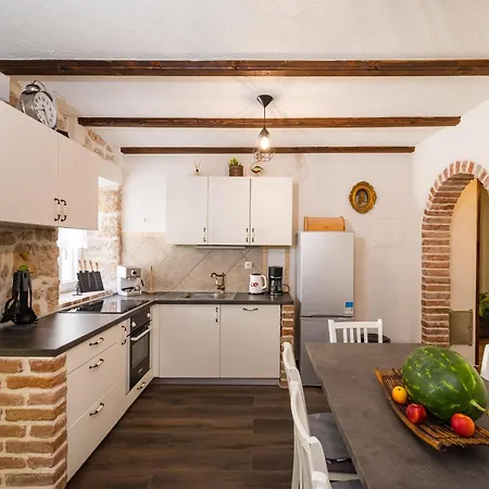 Vakantiehuis Stone House *