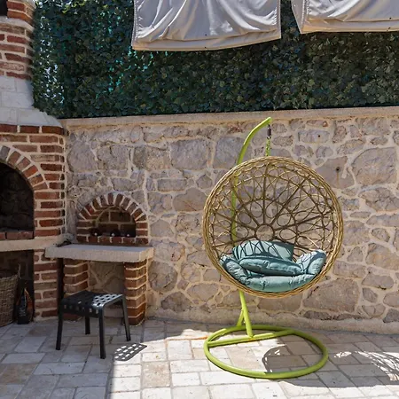 بيت للعطل Stone House *