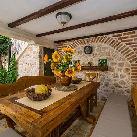 Vakantiehuis Stone House *