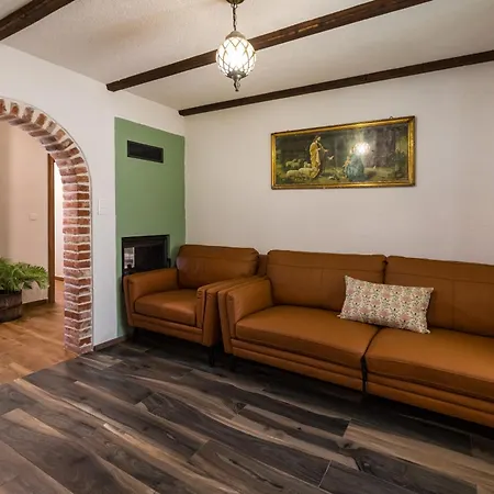 Stone House Ferienhaus Ražanac