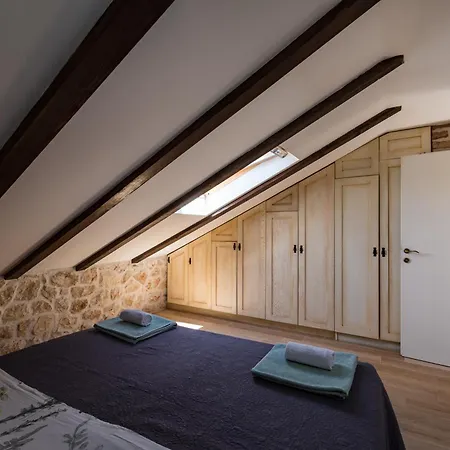 Stone House Ražanac