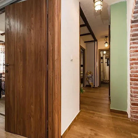 Stone House Ferienhaus