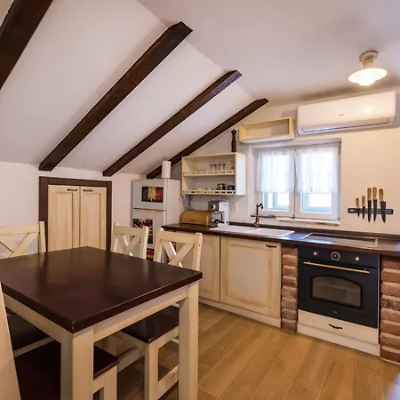 Stone House Ferienhaus Ražanac