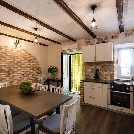 Holiday home Stone House