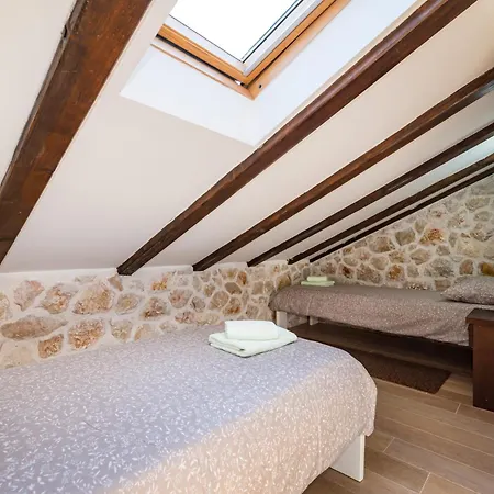 Stone House Ražanac