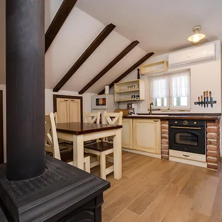 Stone House Holiday home Razanac