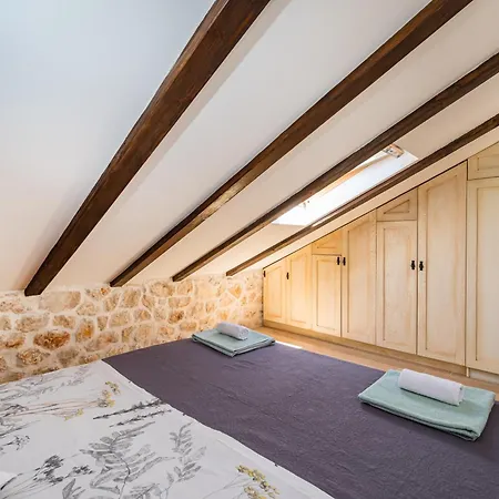 Hébergement de vacances Stone House