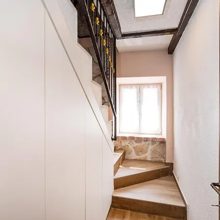 Stone House Holiday home Razanac
