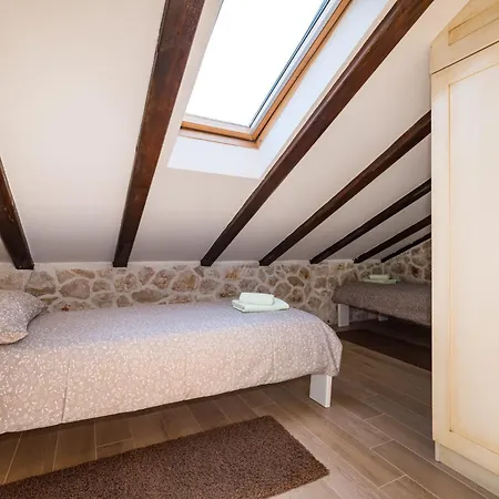 Stone House Ferienhaus