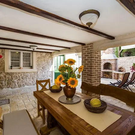 Stone House Ražanac