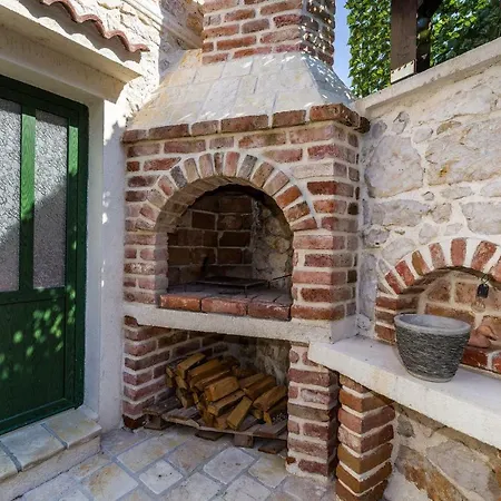 Stone House Ferienhaus