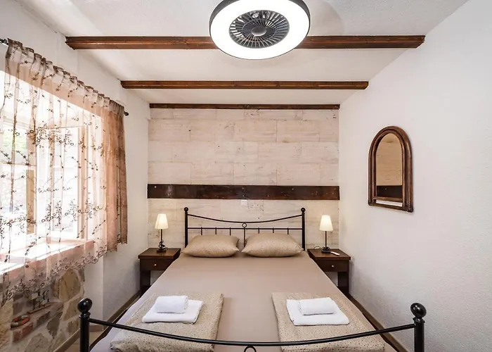 Сasa de vacaciones Stone House