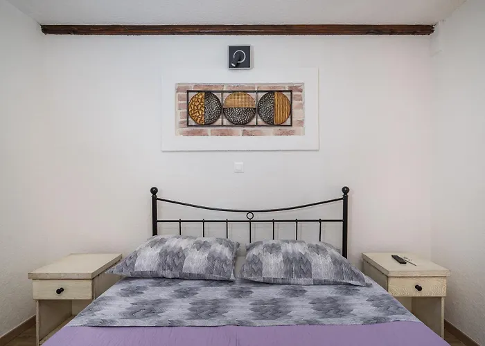 Stone House * Ražanac