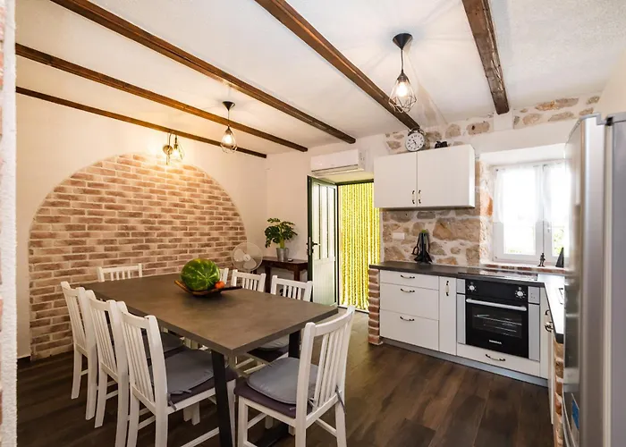 Stone House Сasa de vacaciones