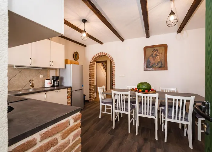 Сasa de vacaciones Stone House