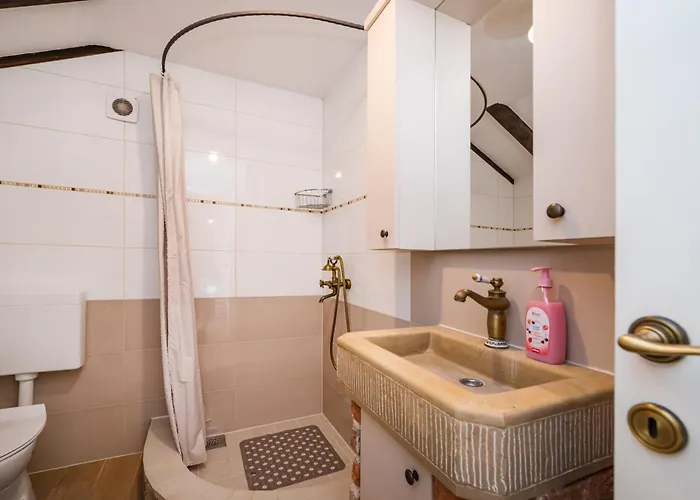 Сasa de vacaciones Stone House Ražanac