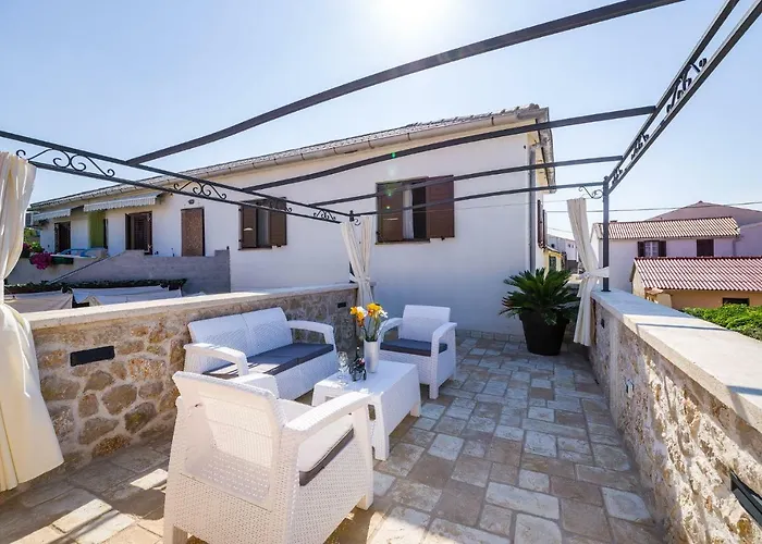 Stone House * Ražanac